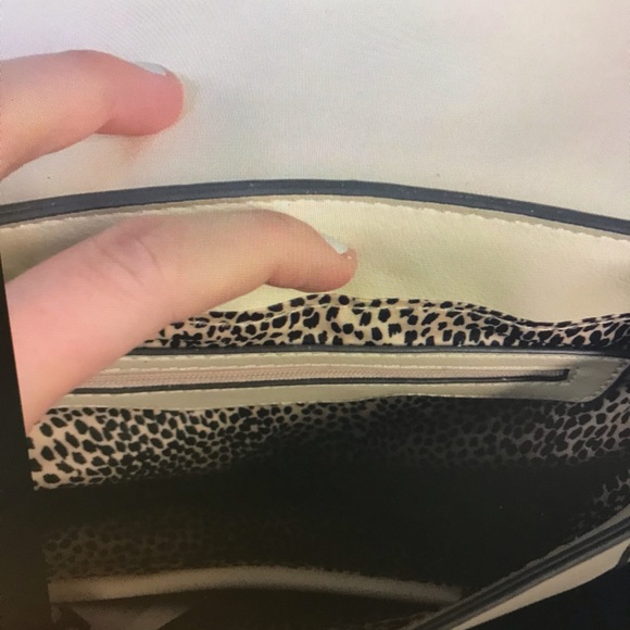 Just in Braided Tassle Saddle bag 💜♥️ - Picture 3 of 4